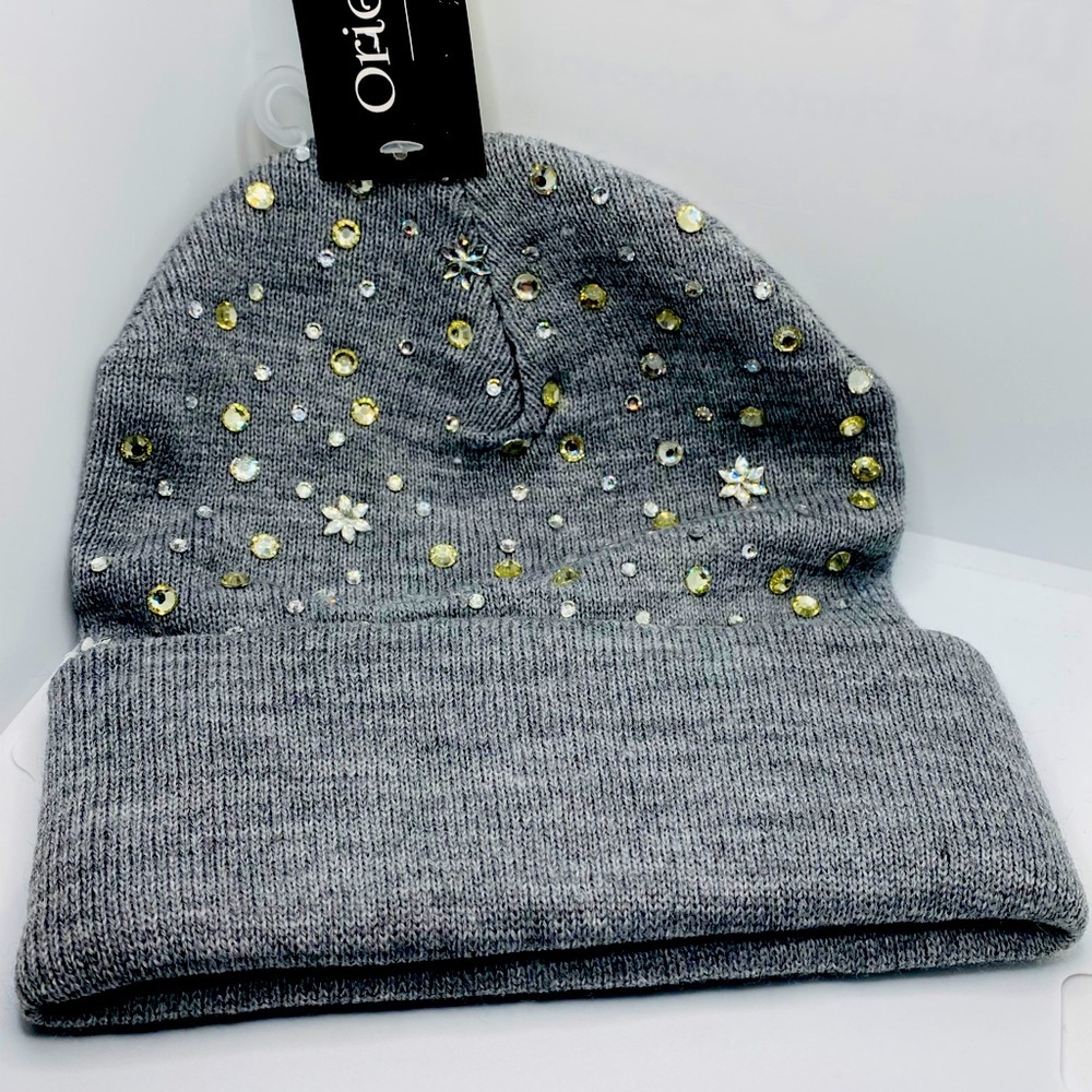 NWT Knitted hat gray with Rhinestones! Adult SZ